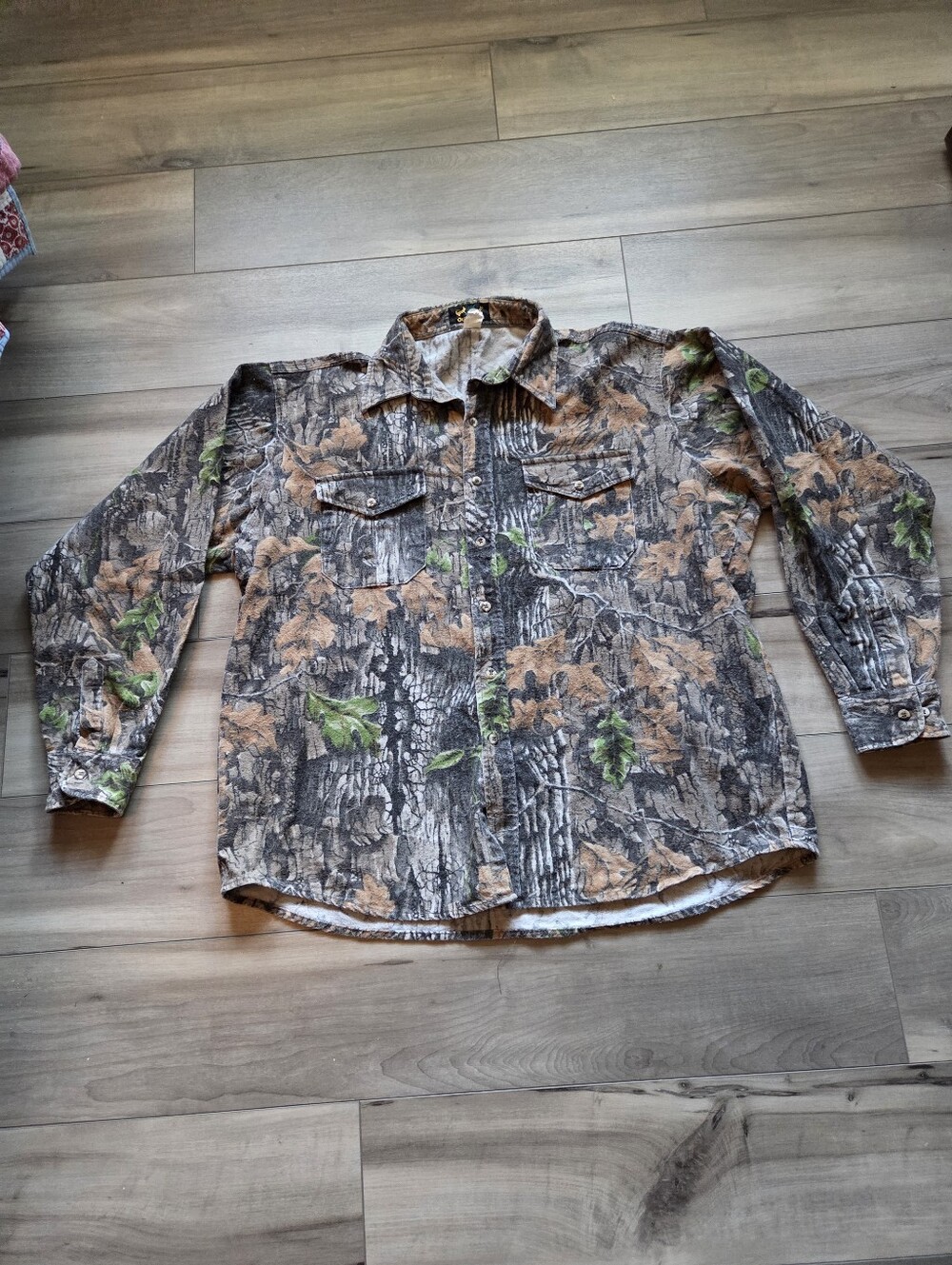Oak Dale Outdoors Men's Camouflage Button-Up Shirt Jacket in Brown Green